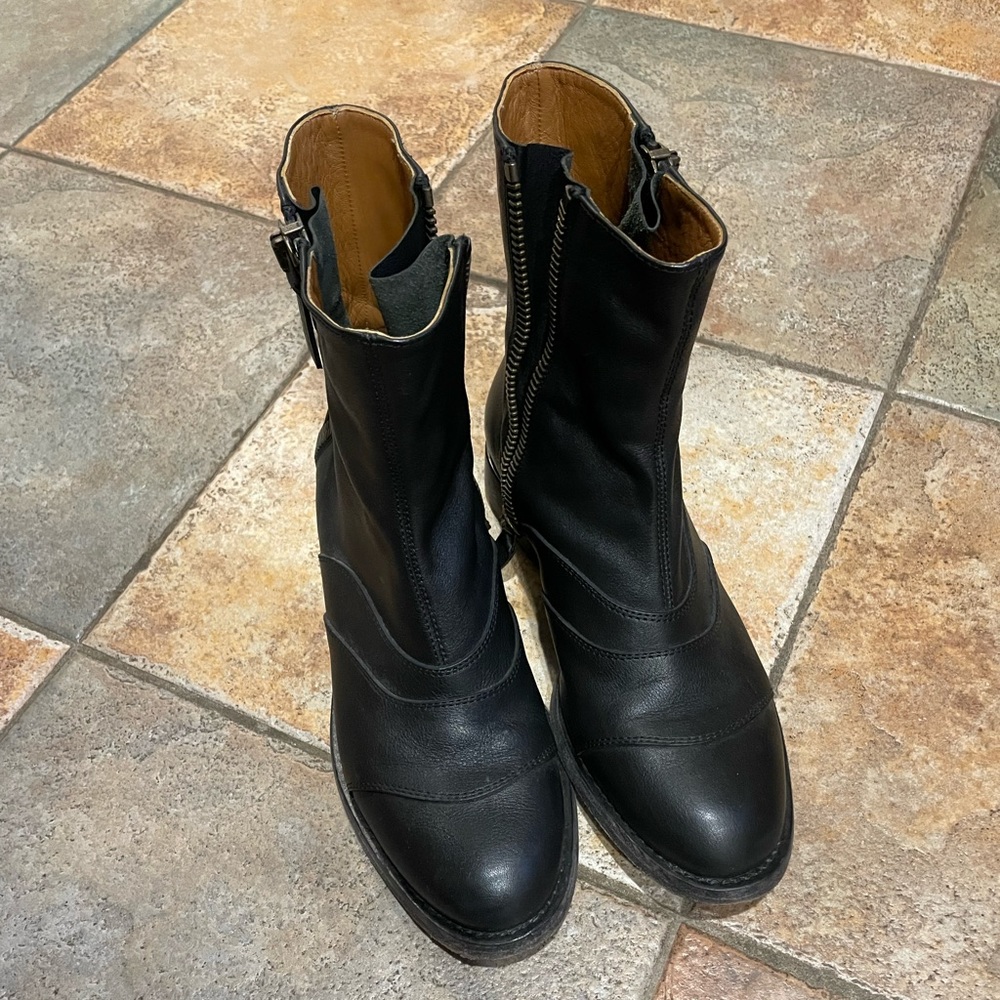 Chloe Lexie Leather Side Zip Boots